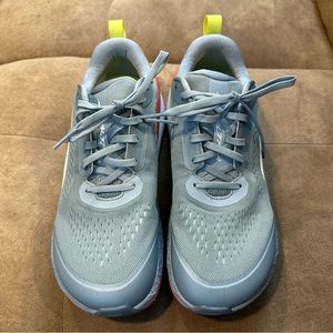 Altra Womens Paradigm 5 AL0A4VQY007 Gray Running Shoes Sz 10.5 Excellent Cond